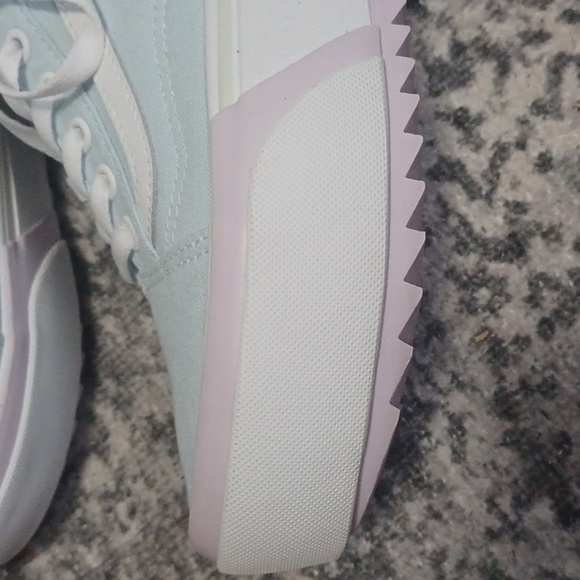 Old school stacked vans - Picture 5 of 12